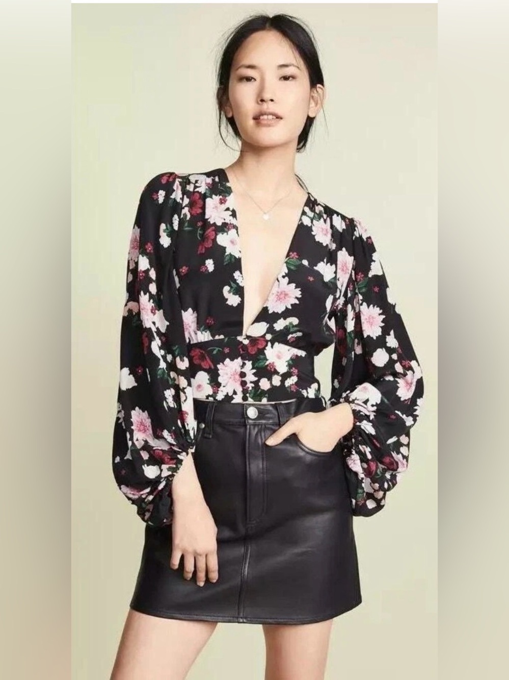 EQUIPMENT Femme Silk floral V neck blouse small